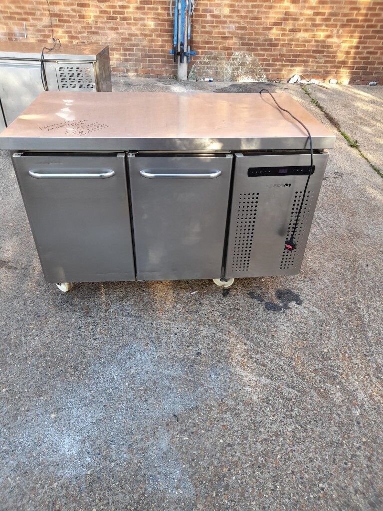 Undercounter double door fridge/chiller/cooler +1/+4 commercial GRAM