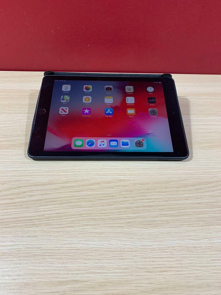 Apple iPad 6th Generation 32gb WiFi 9.7” in Bridge of