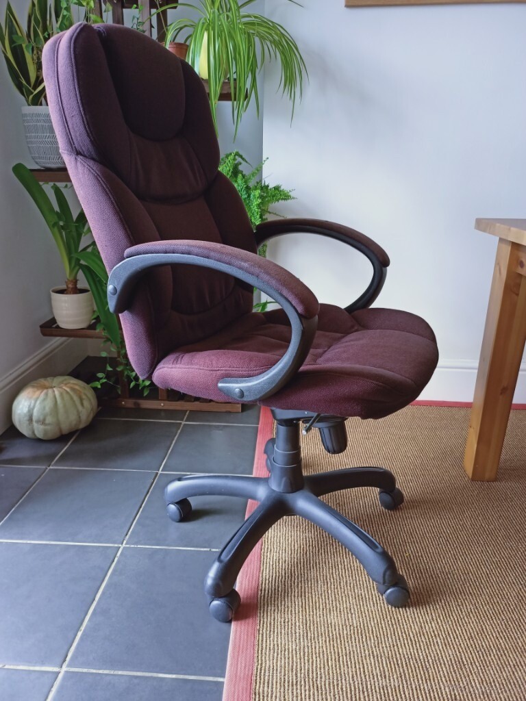 Office chair very comfy in StokeonTrent, Staffordshire Gumtree