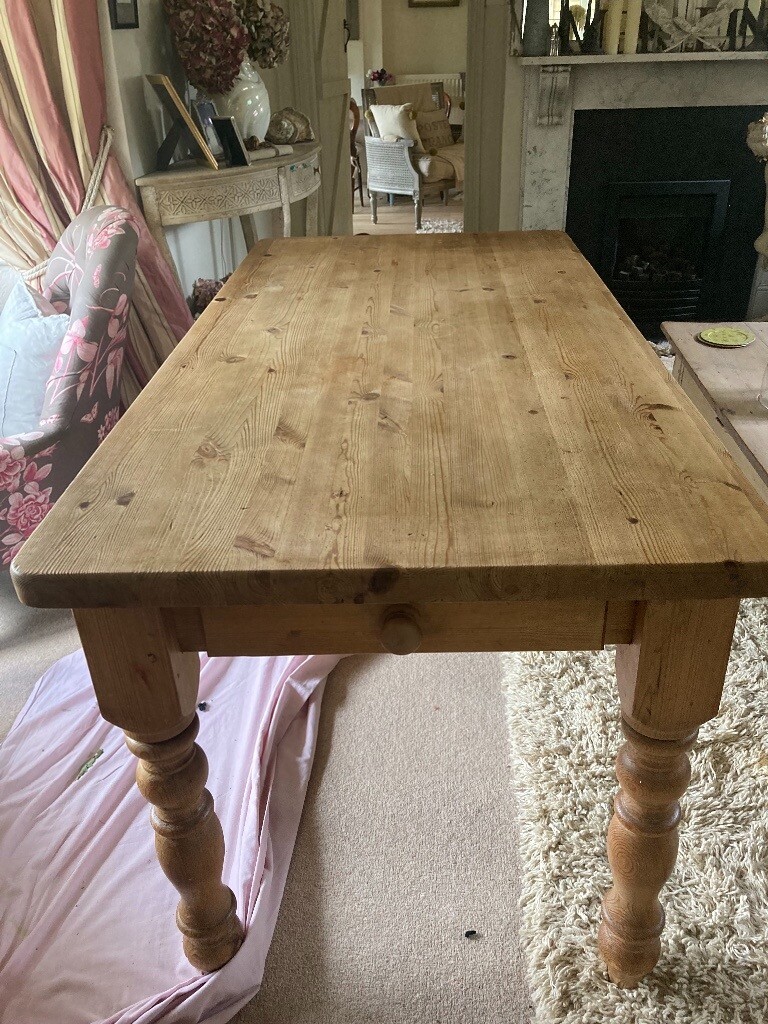 Beautiful pine table in Worthing, West Sussex Gumtree
