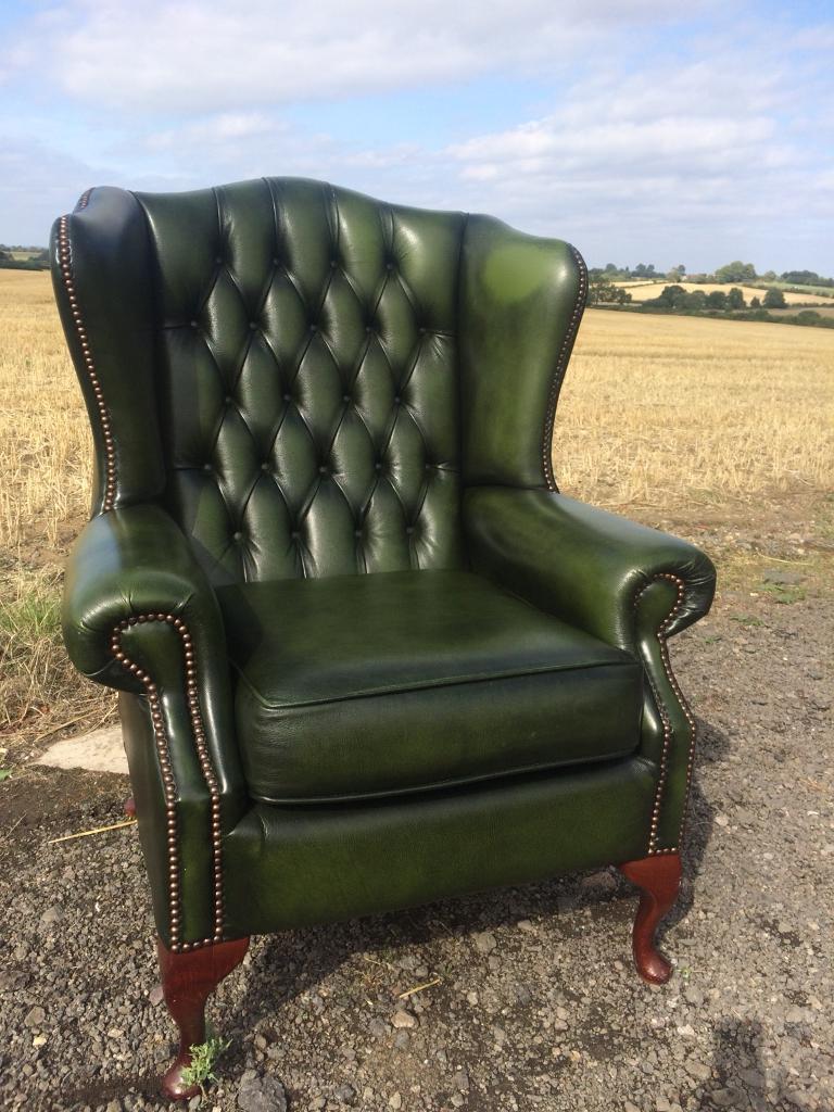 Beautiful Classic Green Leather Chesterfield Queen Anne Chair in