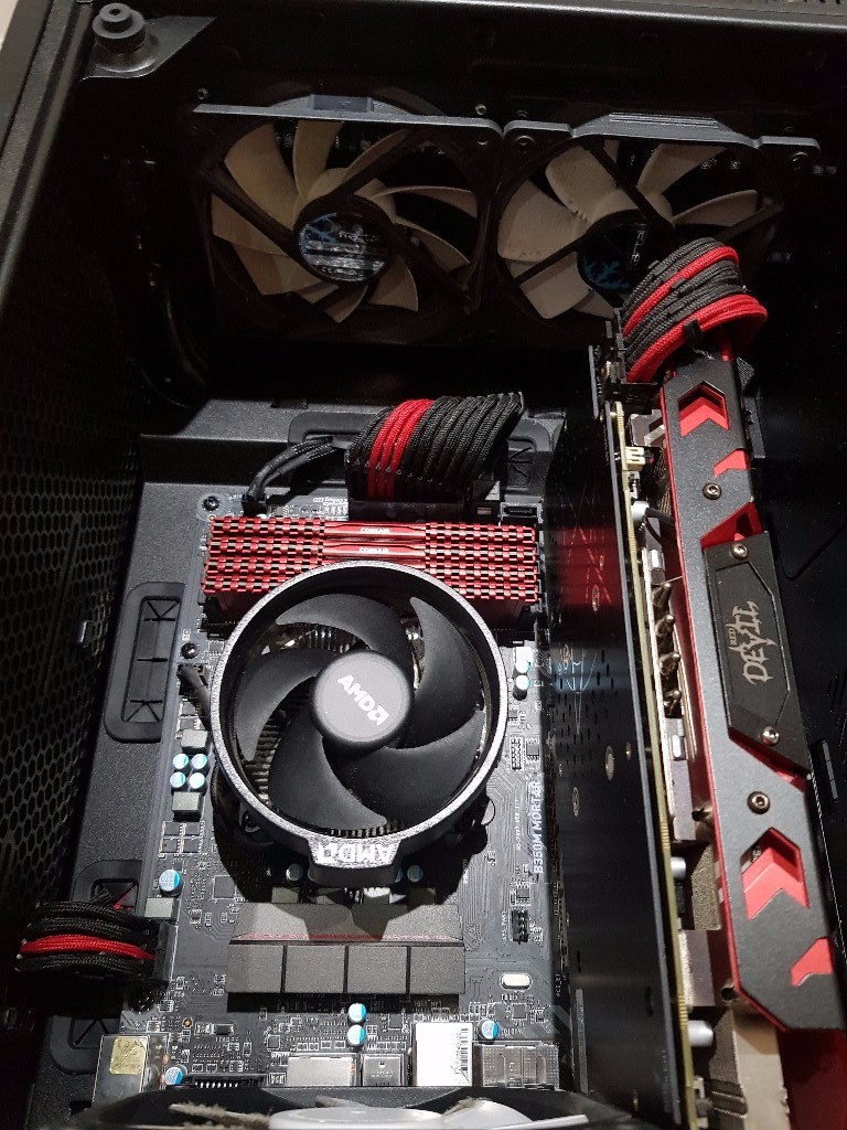 Gaming PC Computer AMD Ryzen R5 1600 6 core RX 580 8gb Fractal Design Case in Stoke Newington