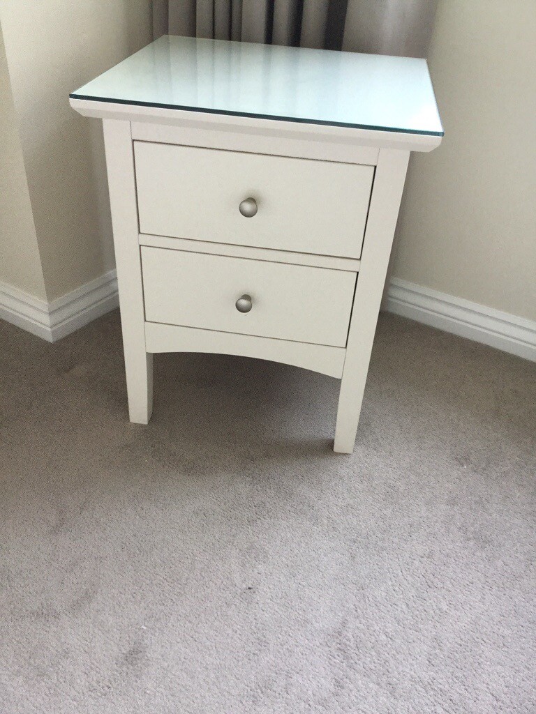 2 bedside tables in Ivory with glass top in Leatherhead, Surrey Gumtree