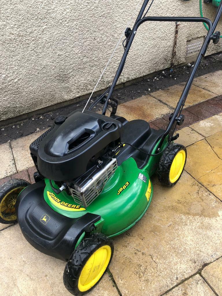 John Deere petrol lawnmower self propelled mower 3 speed in Larkhall