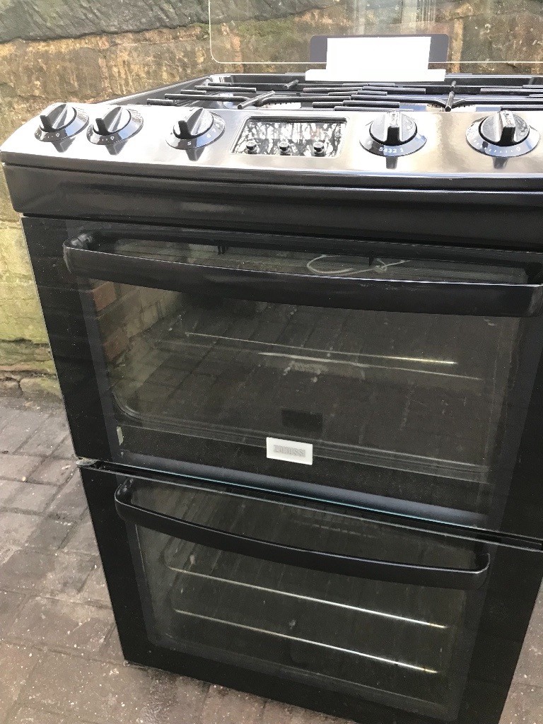 Zanussi Gas Cooker 60 cm wide ,black color. in Nottingham City Centre
