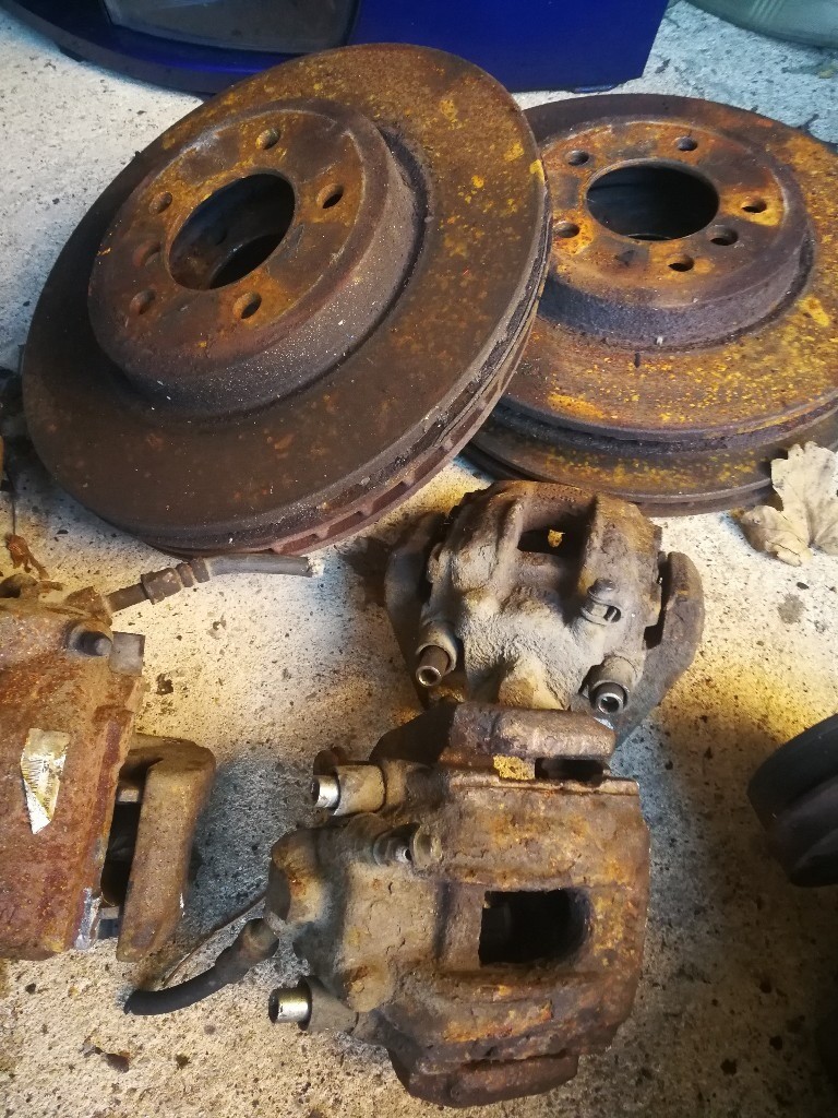 BMW E46 330 big brakes calipers and disc in Northampton