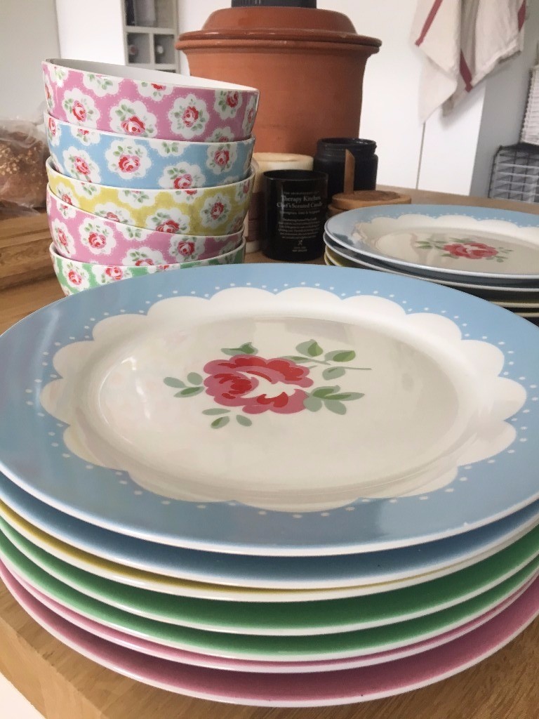 Cath Kidston 20pc floral table set (7 x dinner plates, 8 x side plates