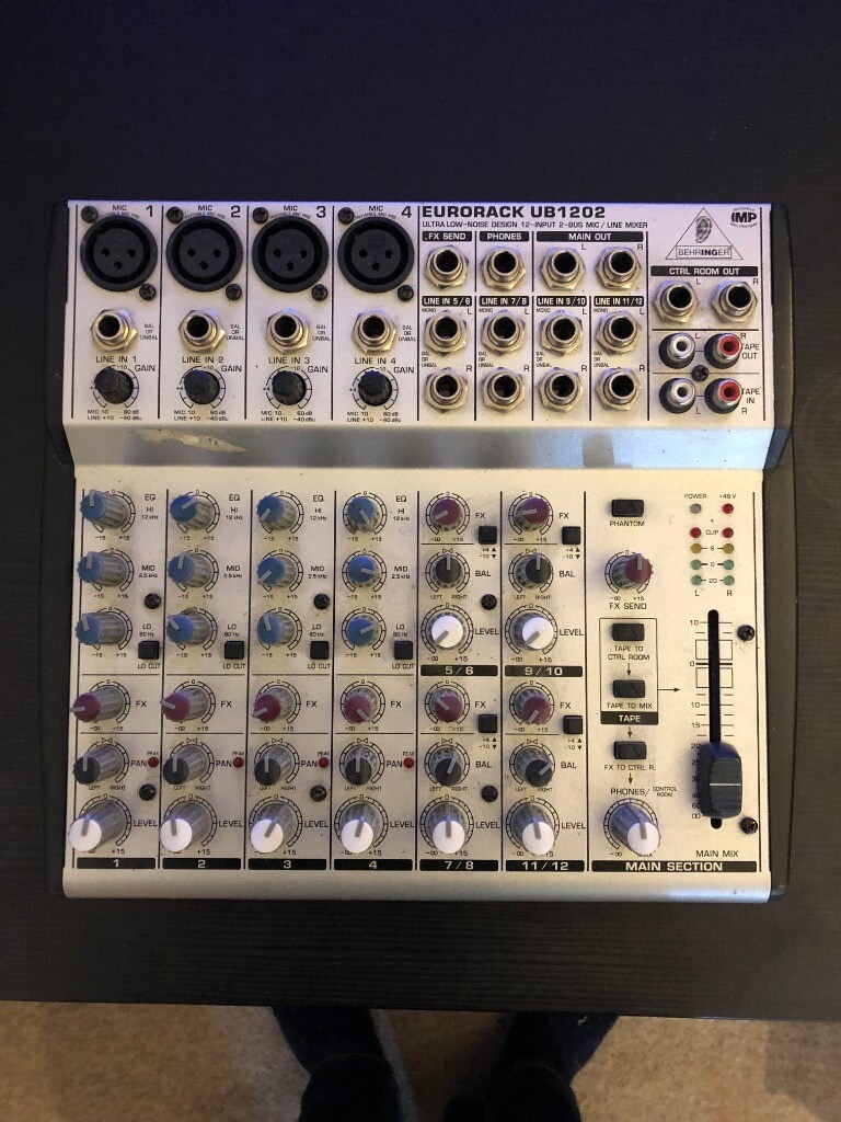 Behringer Eurorack UB1202 12 Channel Mixer in Kentish Town, London