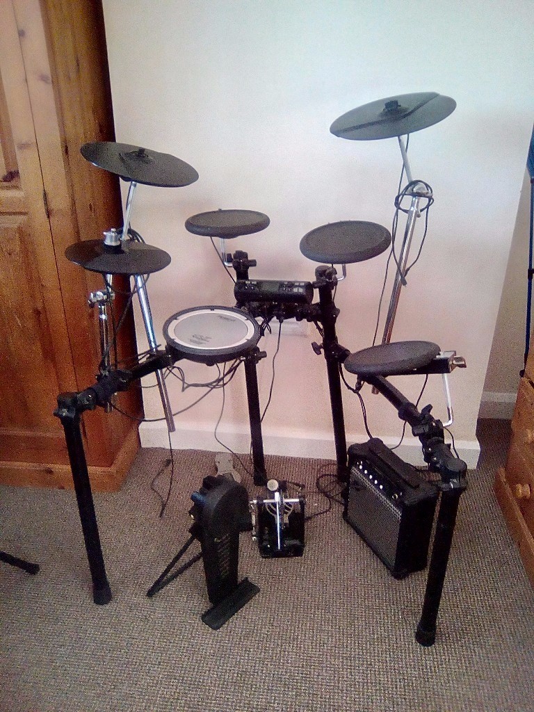 Roland Electric Drum Kit Like New TD4K in Didsbury, Manchester