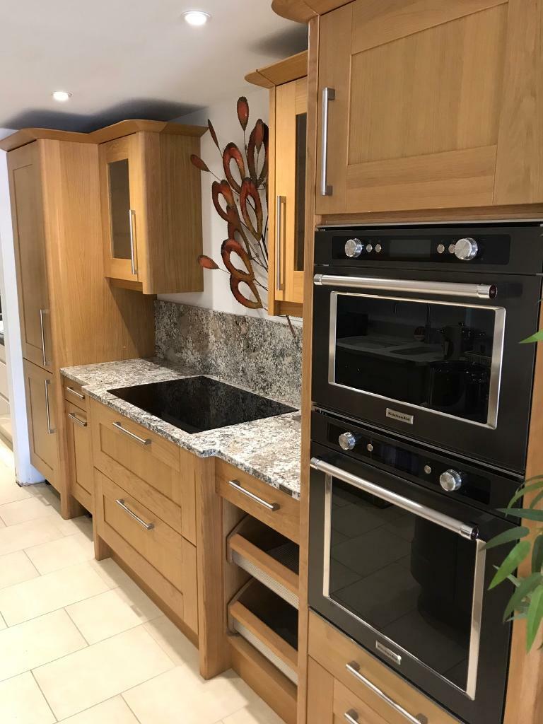 Ex display kitchen solid Oak Shaker with granite. in Exmouth, Devon