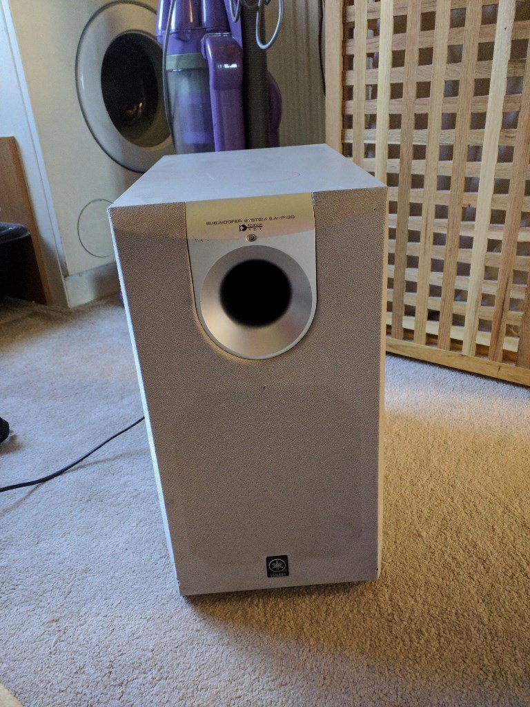 Sw sub. Yamaha subwoofer. yamaha sw115v.