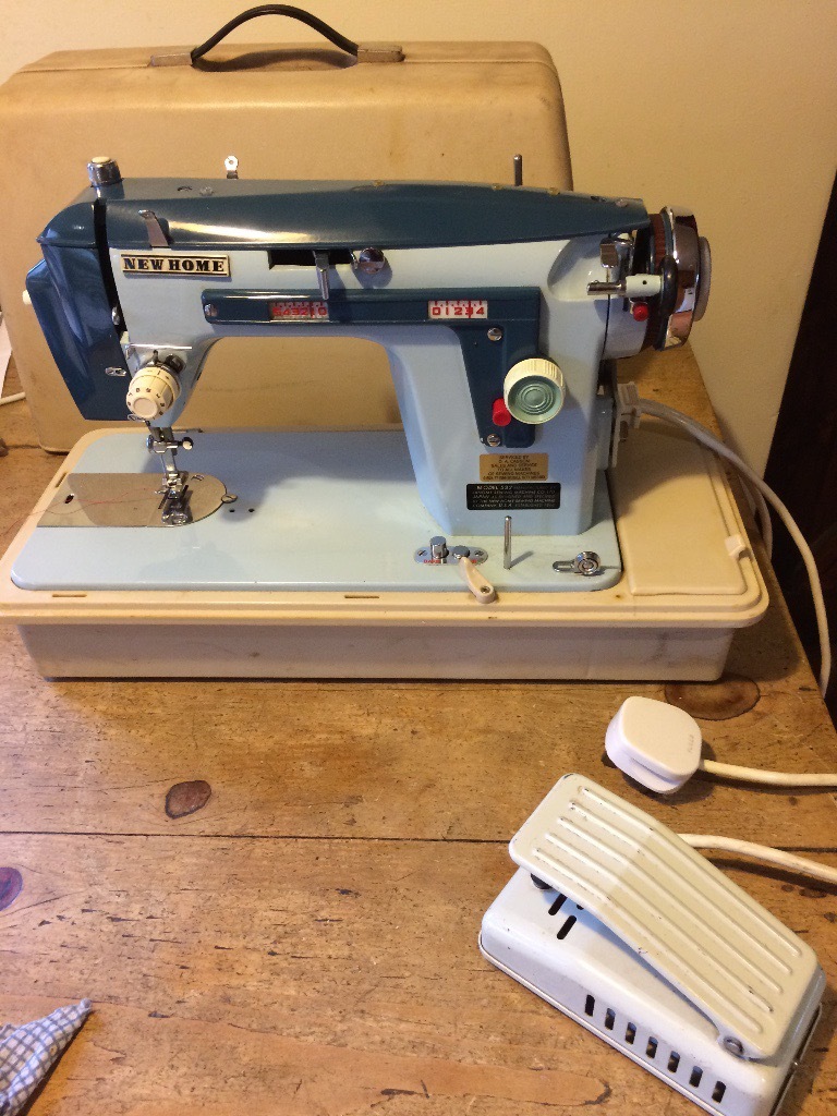 Vintage New Home Sewing Machine Model 532, Blue, Working Order, Various  accessories, foot pedal etc