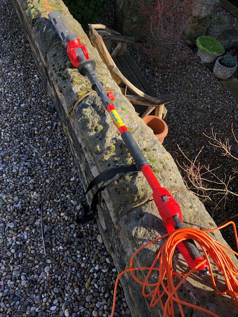 Telescopic hedge trimmer in Sheffield, South Yorkshire Gumtree