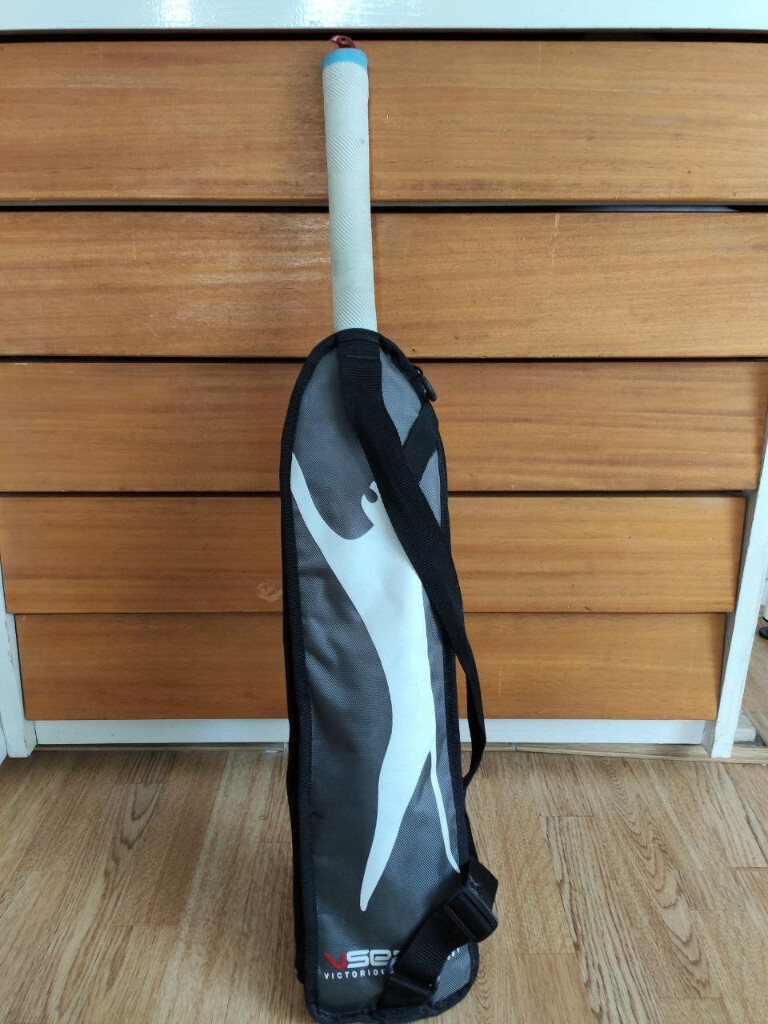 Cricket Bat + Bag in Finsbury Park, London Gumtree