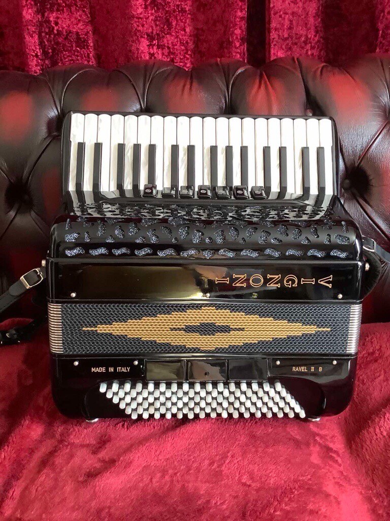 A Fabulous “Vignoni’ Ravel IIB 96 Bass Accordion in Weymouth, Dorset