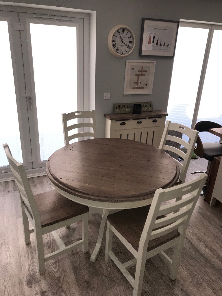 Barker & Stonehouse Carisbrooke Dining table and 4 chairs in Hull