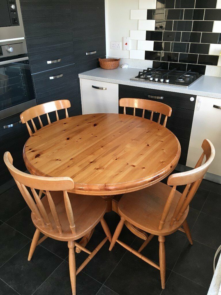 Round solid pine kitchen table and four chairs | in Barton-upon-Humber