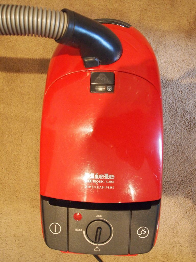 Miele Electronic S 3101 Air Clean Plus Vacuum Cleaner in Perth, Perth