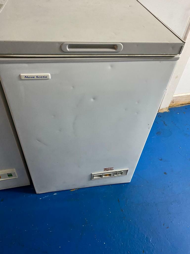 White Nova Scotia chest freezer good condition with guarantee bargain in Ward End, West