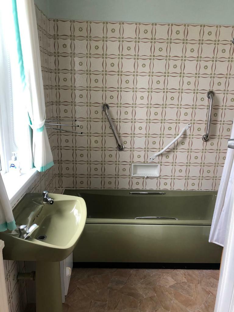 Full Royal Doulton Avacado Bathroom Suite in Kilmarnock, East