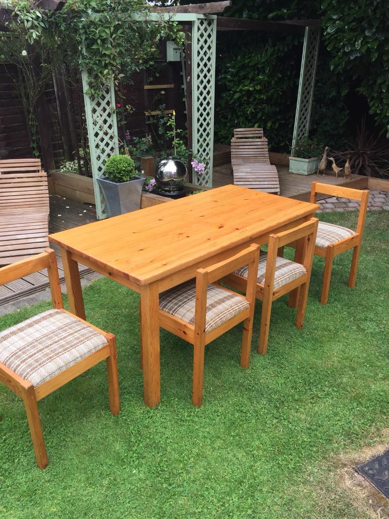 Hamlet solid pine hand made table and 4 chairs Retro 80’s. Great