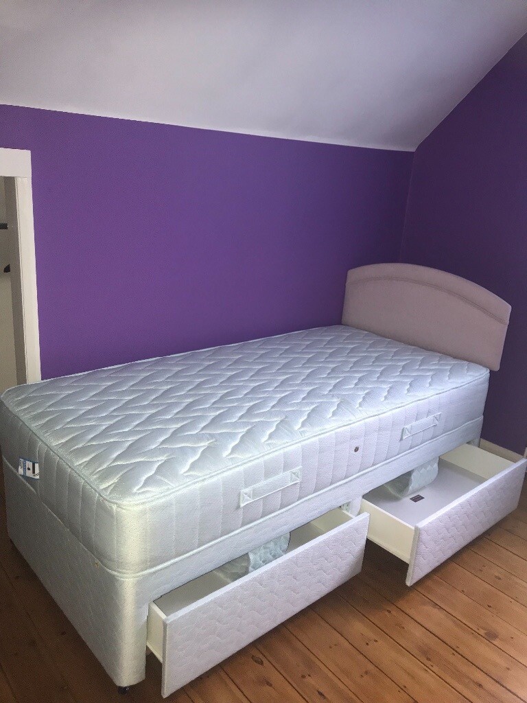 New Single Divan Bed with two draws for sale. in Luton, Bedfordshire