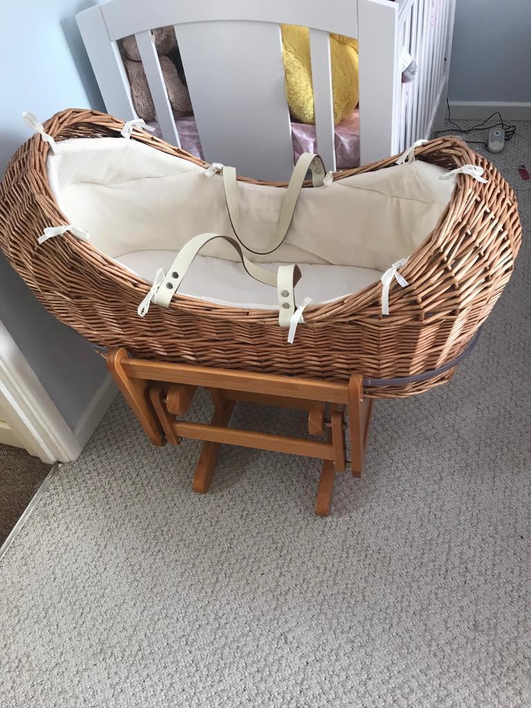 Mothercare The snug Moses basket with gliding Moses basket stand in