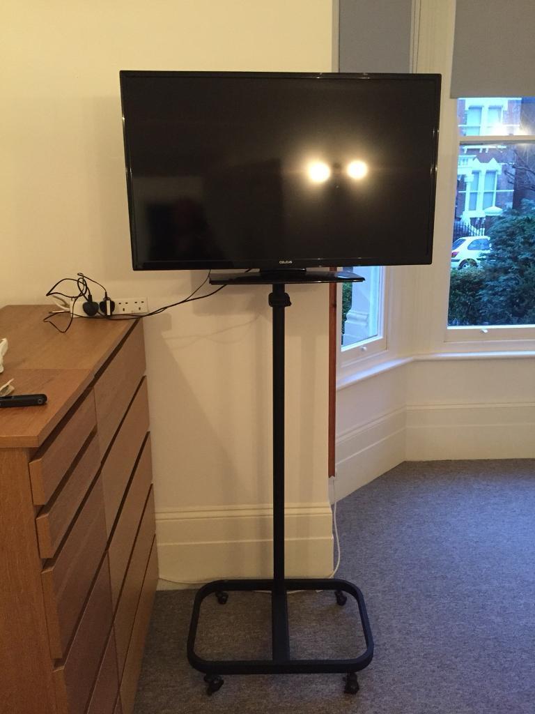 Big TV stand VESA mount can hold large TVs in New Cross, London