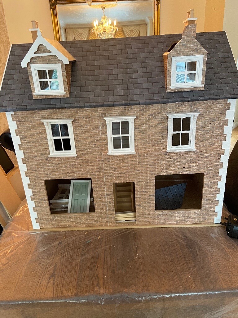 Dolls house in Hull, East Yorkshire Gumtree