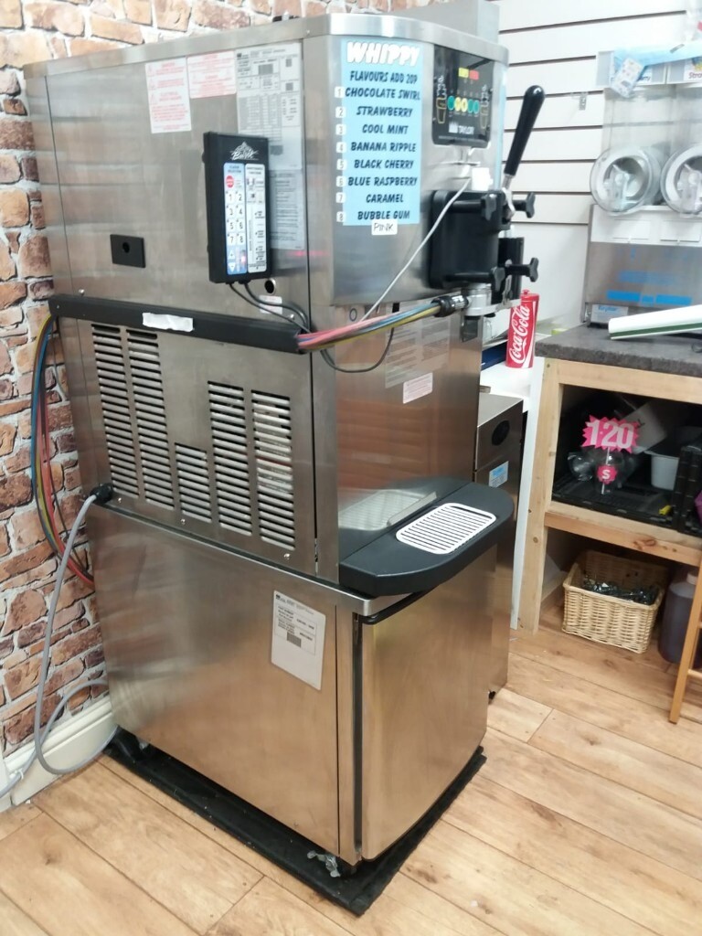 TAYLOR C706 SOFT SERVE ICE CREAM MACHINE WITH FLAVOUR BURST UNIT in