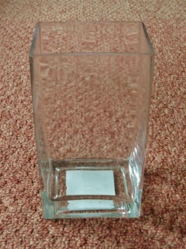 Tesco Contemporary Clear Glass Rectangular Tank Vase 18cm For Flower Arrangement etc in South Ockendon Es $ 86 JPG