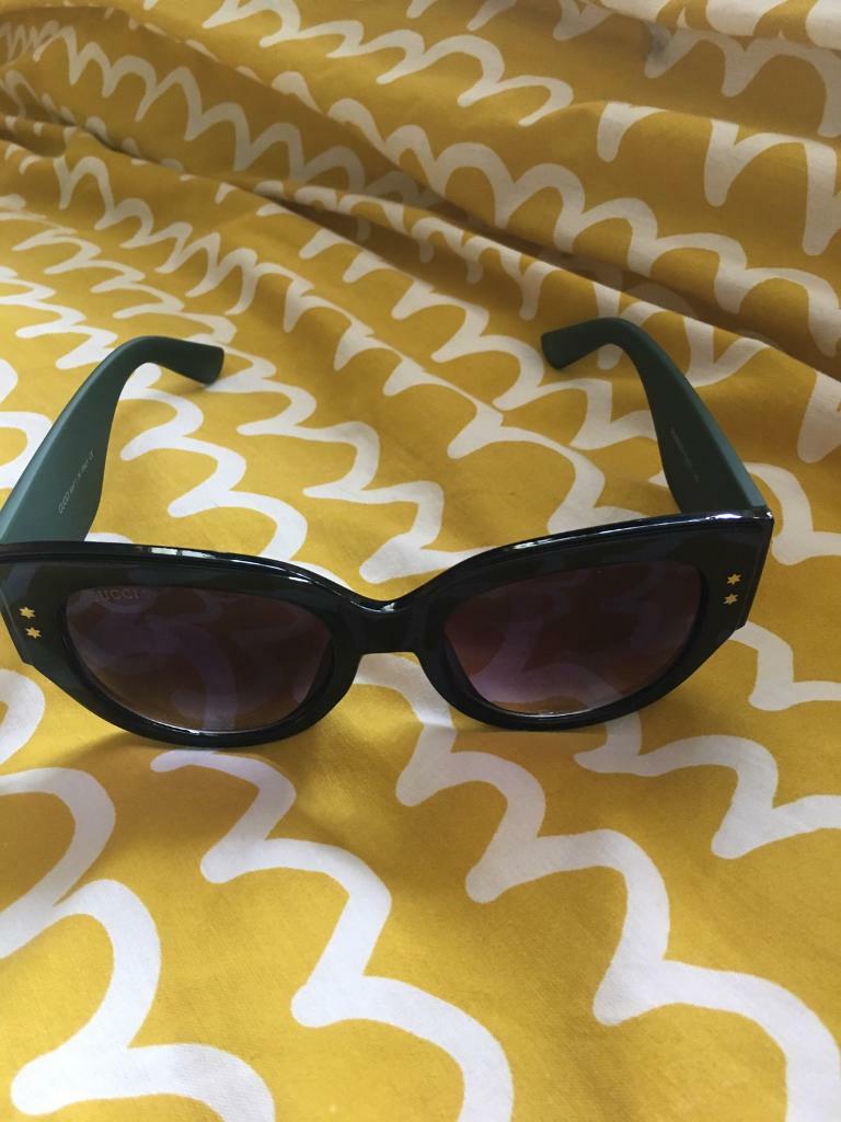 Gucci oversized sunglasses with red and green striped arms brand new in Mossley, Manchester