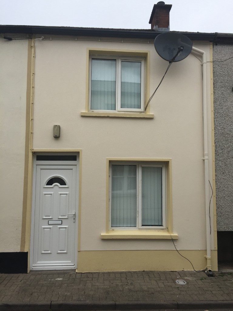 2 bedroom newly refurbished house to let in Omagh. in Omagh, County