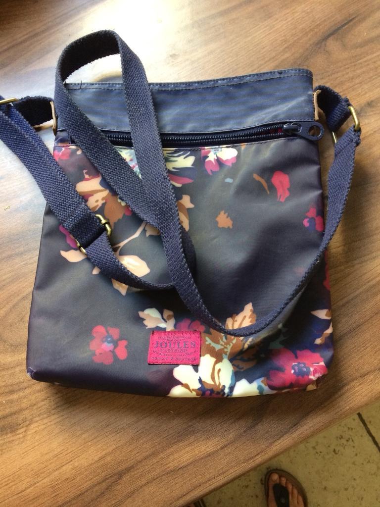 joules checked bag