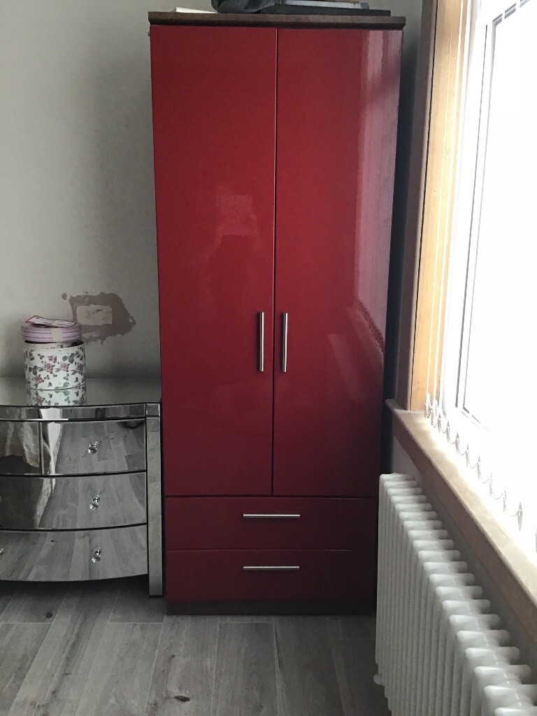 Wardrobe Good Quality Cost 300 In Kilwinning North Ayrshire