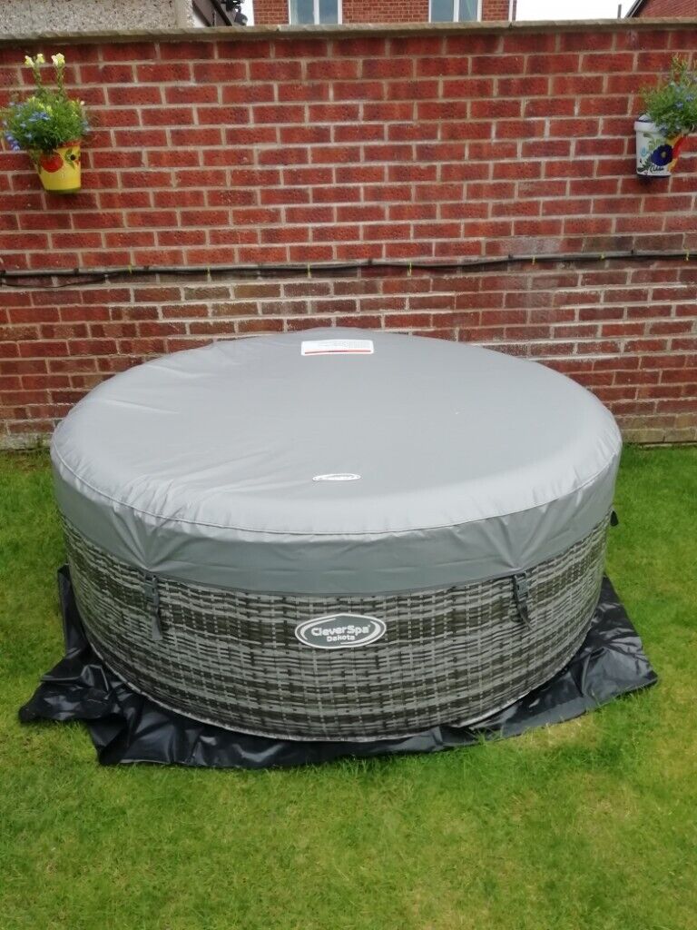 *SOLD* CleverSpa Dakota Inflatable Hot Tub-Excellent 