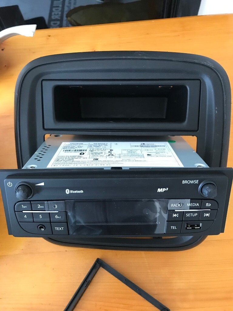 Renault Trafic Radio/Stereo/Bluetooth Head Unit + Compatible With