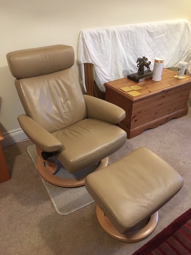 Genuine Ekornes Stressless Orion reclining chairs (2 available) in