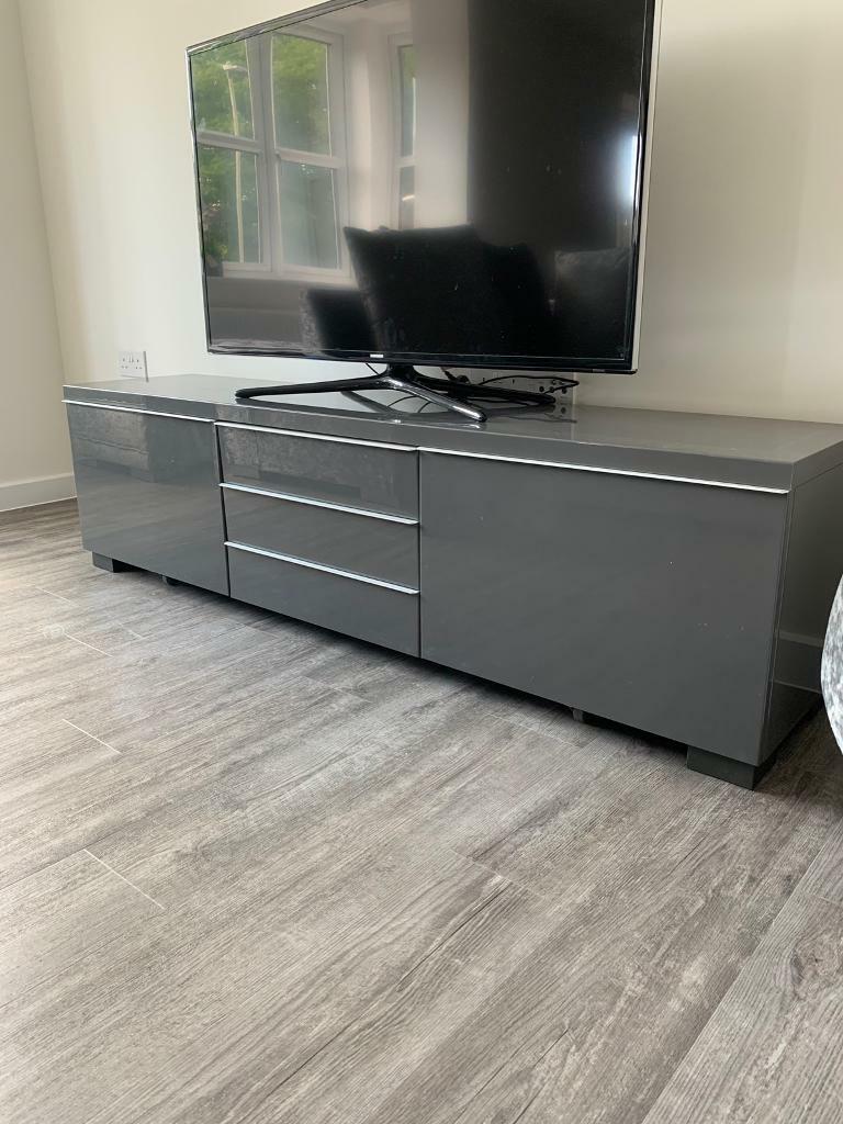 Gray high gloss unit in Bracknell, Berkshire Gumtree