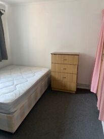image for DOUBLE BED ROOM TO RENT FOR £450
