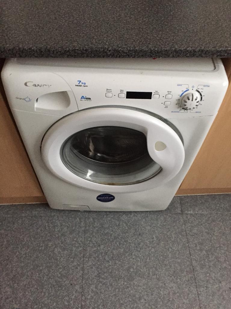 Washer and cooker in good condition in Sunderland, Tyne and Wear