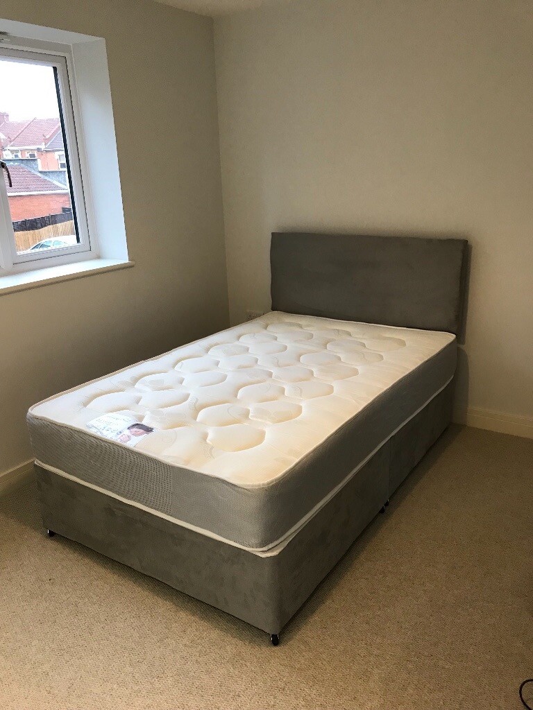 4ft Small Double Divan Bed, Mattress & Headboard in Bridgwater