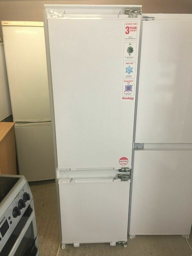 **BLOMBERG FRIDGE FREEZER**INTEGRATED**FROST FREE**VERY GOOD CONDITION
