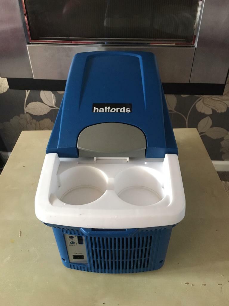Halfords 14 Litre 12V In Car Electric Coolbox in Shard End, West