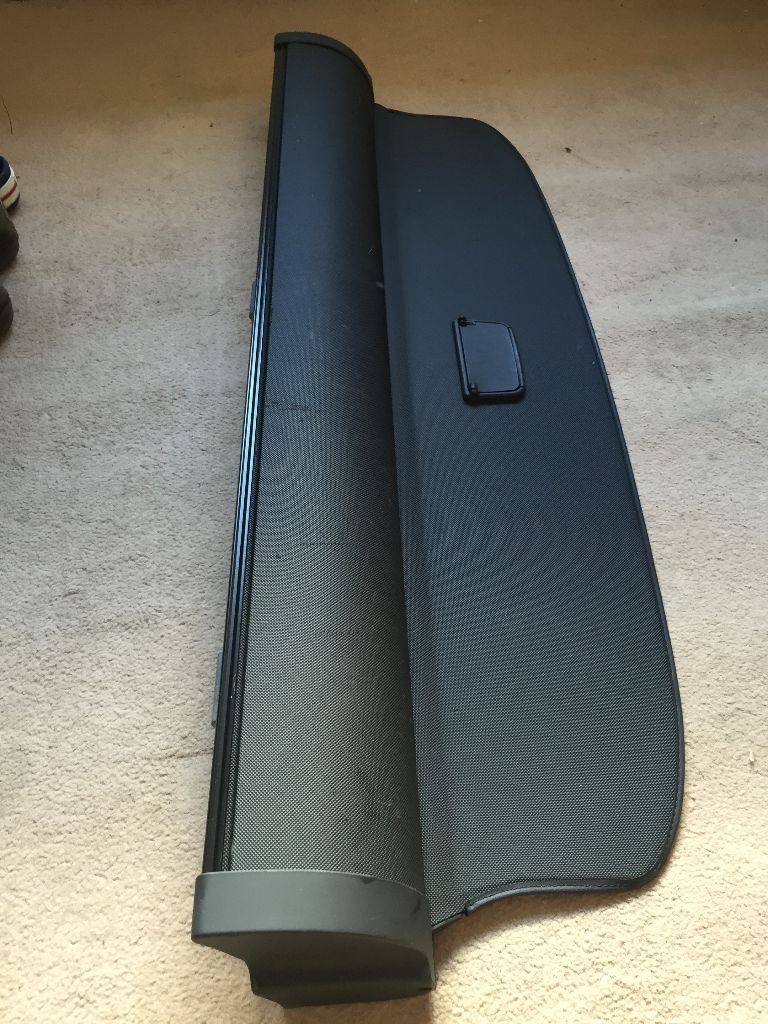 Audi A4 avant retractable parcel shelf / load cover with dog guard