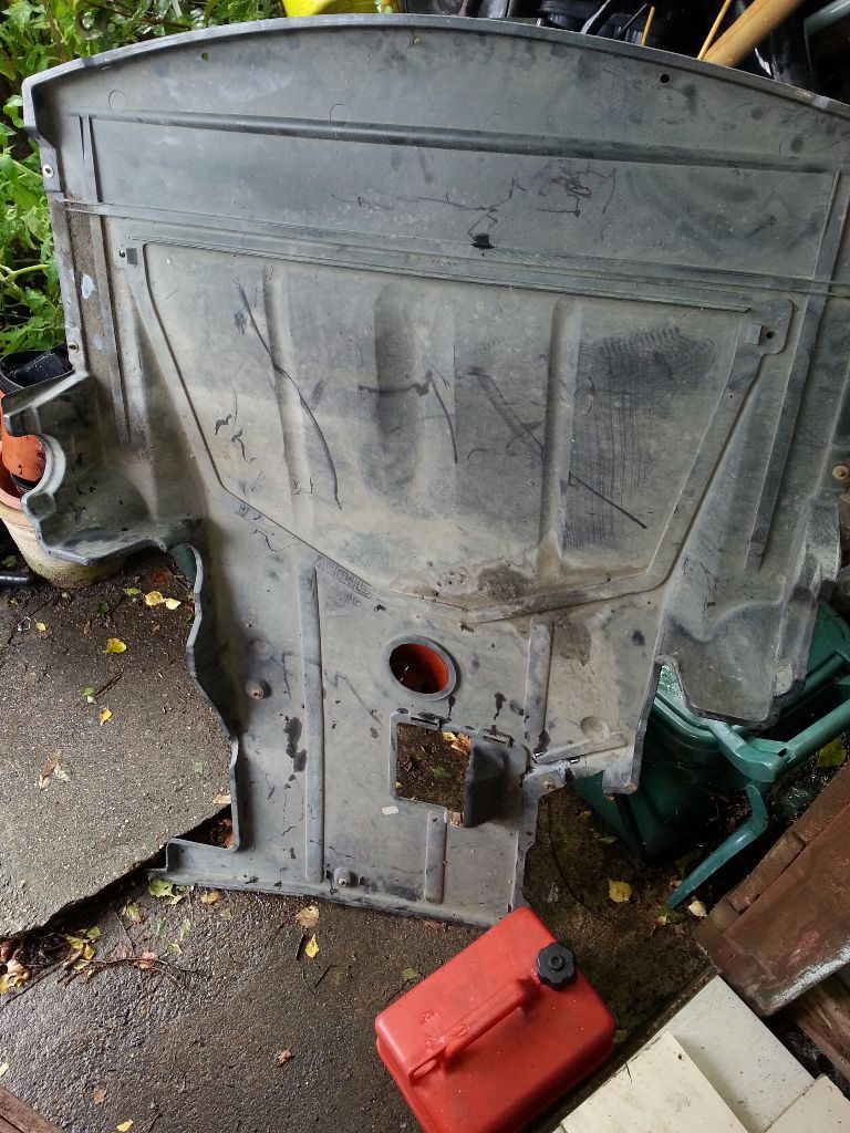 BMW 3 Series E46 ENGINE UNDER TRAY SHIELD UNDER COVER In Very Good