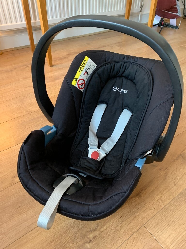 Cybex Aton car seat + isofix base + Yoyo/Bugaboo adapters in Aldgate
