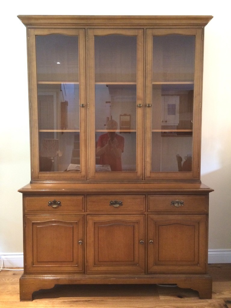 Stag Madrigal 3 Section Canadian Maple With Glass Doors Dresser