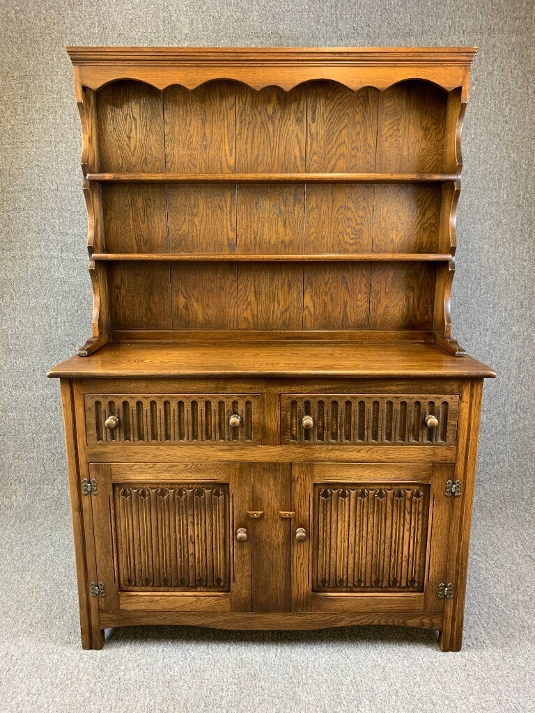 Welsh Dresser Oak Wall Unit Sideboard Display With Cupboards