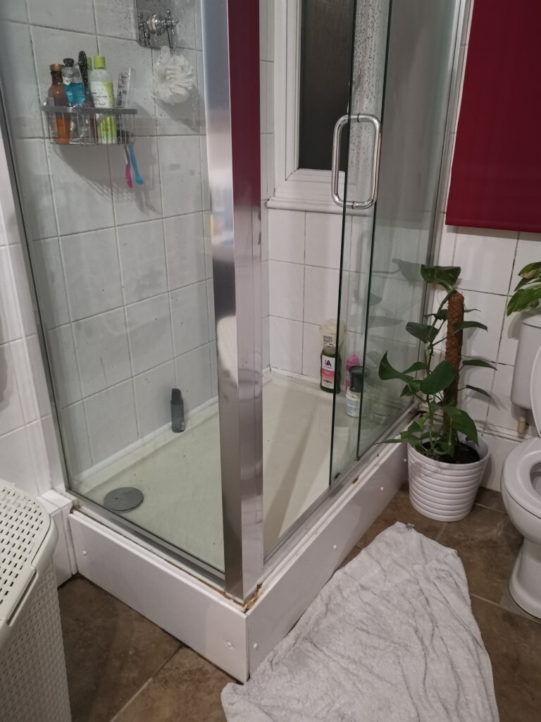 Shower doors 119x75cm free in Clapham Junction, London Gumtree